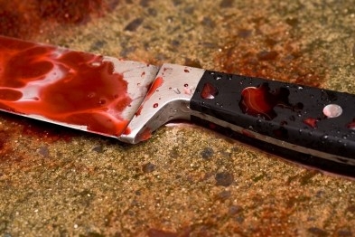 В Мариуполе 15-летнюю школьницу ранили ножом