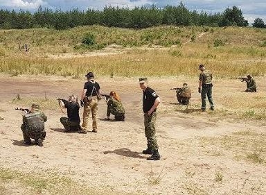 В Лисичанске полицейских учили обращаться с оружием