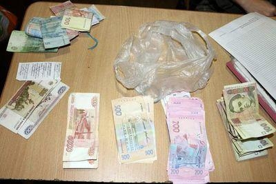 Изобретательная жительница Луганской области перевозила деньги оригинальным способом