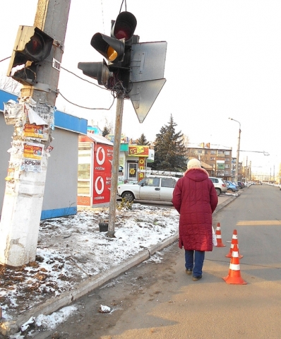 В Славянске начали ремонт светофоров