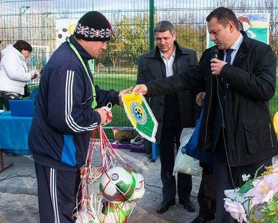 В Ивановке  торжественно открыли современное футбольное поле