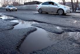 Водители Покровска жалуются на плохое состояние дорог города