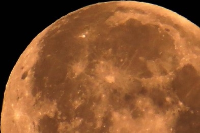 Сегодня жители Мариуполя увидят "клубничную луну"