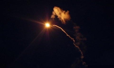 Жительнице Константиновки в окно влетела сигнальная ракета