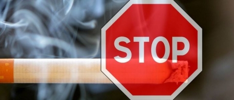 В Украине запретят курить в общественных местах