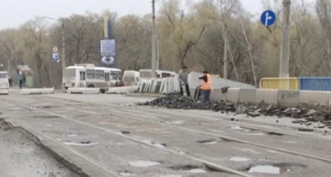В Константиновке возник транспортный коллапс из-за закрытия моста (ВИДЕО)