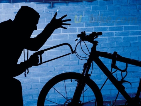 В Мариуполе орудовал серийный велосипедный "маньяк"