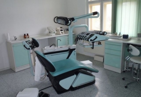 Суд Мариуполя закрывает стоматологию, в которой умер 2-летний мальчик