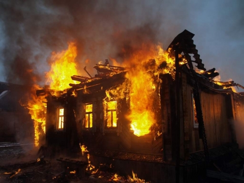 Во время пожара с Славянске заживо сгорел мужчина