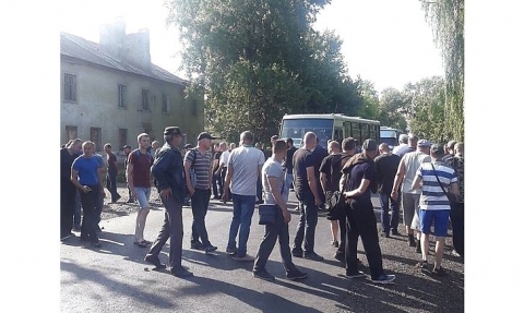 В Донецкой области к бастующим шахтерам присоединились коллеги из шахты "Украина"