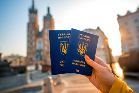 В ЕС назвали минимальную сумму, которую нужно иметь украинцам для въезда