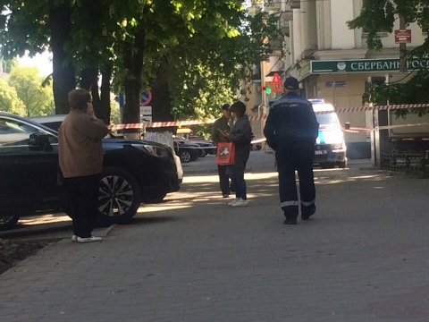 Краматорчанин пытался ограбить банк в Воронеже, после чего ударил себя ножом в сердце