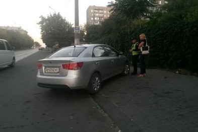 В Мариуполе  на пр.Металлургов автомобиль сбил женщину