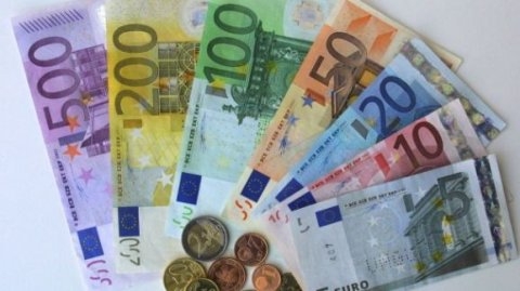 Щедрая Европа снова "одолжила" Украине деньги