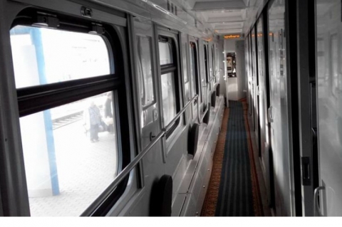 Обновленные вагоны повезут мариупольцев в Киев