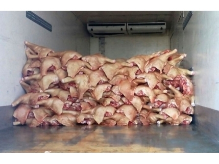 Под Мариуполем полицейские задержали 8 тонн свинины "с душком"