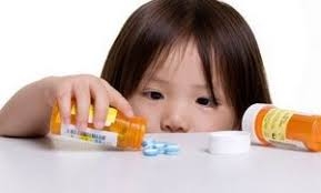 В Лиманском районе трехлетняя девочка «наелась» лекарств