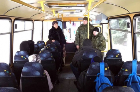 В Дружковке полицейские учили детей поведению на дороге
