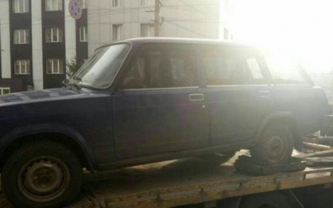 В Мариуполе шесть автомобилей за нарушение правил парковки отправлены на штрафплощадку