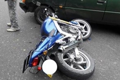 В Краматорске мотоциклист чуть не погиб под колесами авто