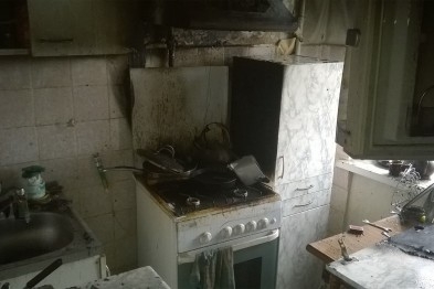 В Северодонецке пожарные спасли спящего мужчину из горящей квартиры