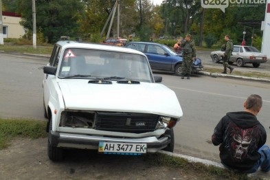 В Славянске на Васильевской не розминулись два автомобиля