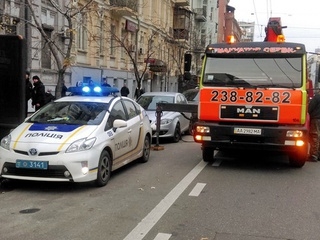 Краматорчане просят городские власти купить полицейским эвакуатор для борьбы с нарушителями парковки