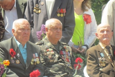 Мариупольцы поздравили ветеранов