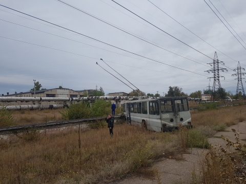 В Северодонецке троллейбус из-за столкновения с авто слетел в кювет: есть погибшие