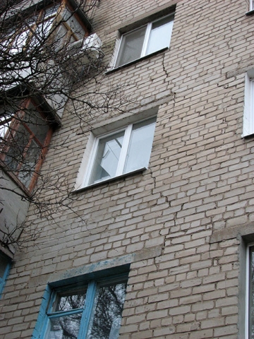 В Краматорске разрушается жилая пятиэтажка