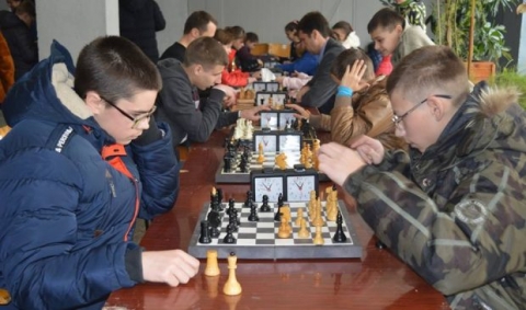 В Северодонецке состоялись турниры по шашкам и шахматам для юных луганчан с ограниченными физическими возможностями
