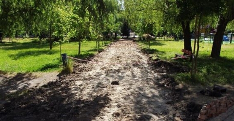 В центральном парке Славянска появятся новые  дорожки