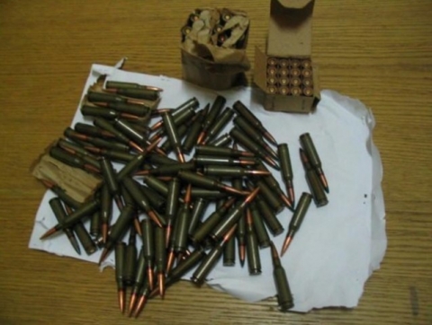 Полицейские в Константиновке изымают боеприпасы у горожан