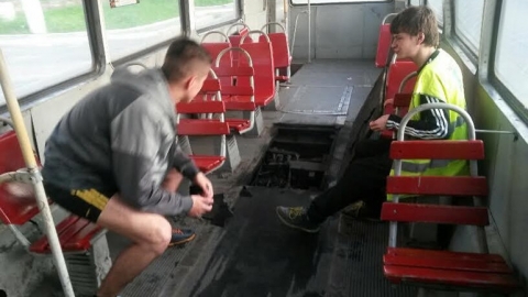 В Мариуполе горел трамвай с пассажирами