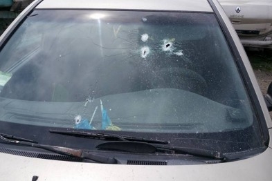  В Славянске полицейские расстреляли авто с пьяным водителем