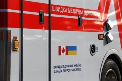 Канада подарила Северодонецку 3 машины "Скорой помощи"
