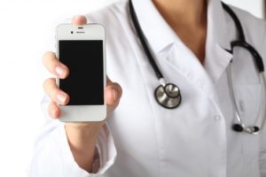 В больницах Северонецка появились мобильные телефоны