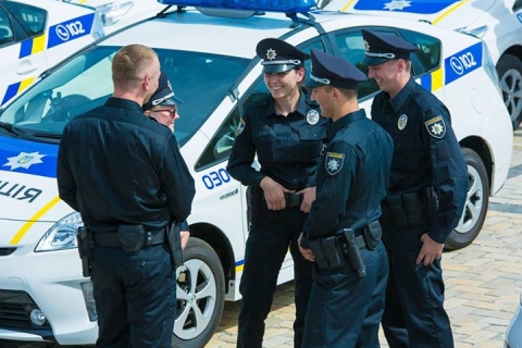 В Киеве десяток полицейских с трудом скрутил водителя