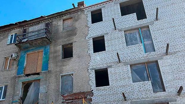 Розбиті багатоповерхівки відновлюють у Слов'янську і Краматорську