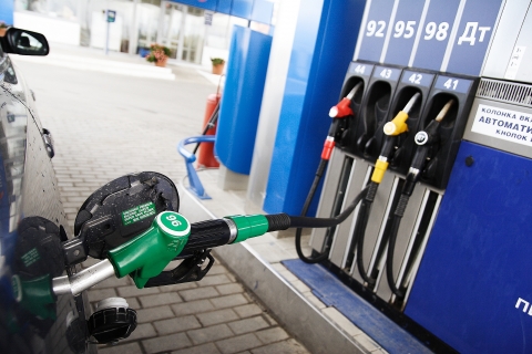 Потребление  бензина в Украине упало на 35%