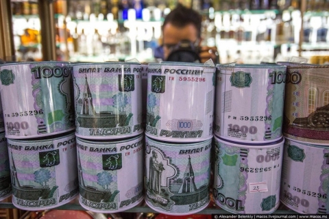 "Рошен" начал выпуск российских рублей в шоколаде
