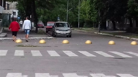 В Доброполье на одном из перекрёстков появились "грибы"