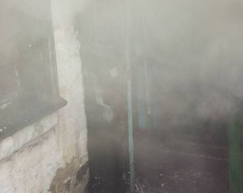 В Мариуполе при пожаре дома погиб мужчина 