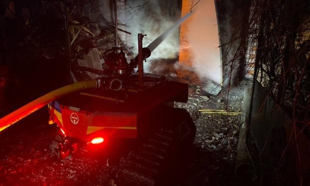 На Донеччині приборкати стихію допоміг робот-вогнеборець 