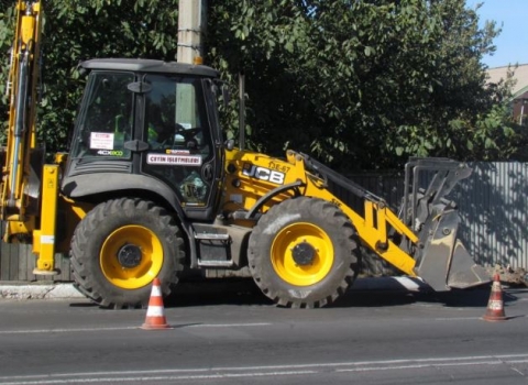 Турки проводят капитальный ремонт дорог в Мариуполе 