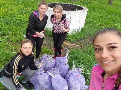 В Дружковке активисты взялись за уборку мусора