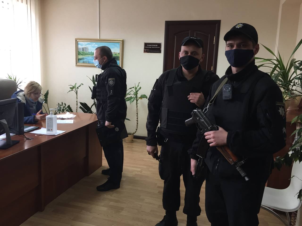 В Славянске депутат горсовета сорвала совещание у мэра