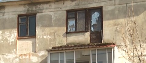 В Северодоецке в одном из многоэтажных домов обрушился балкон