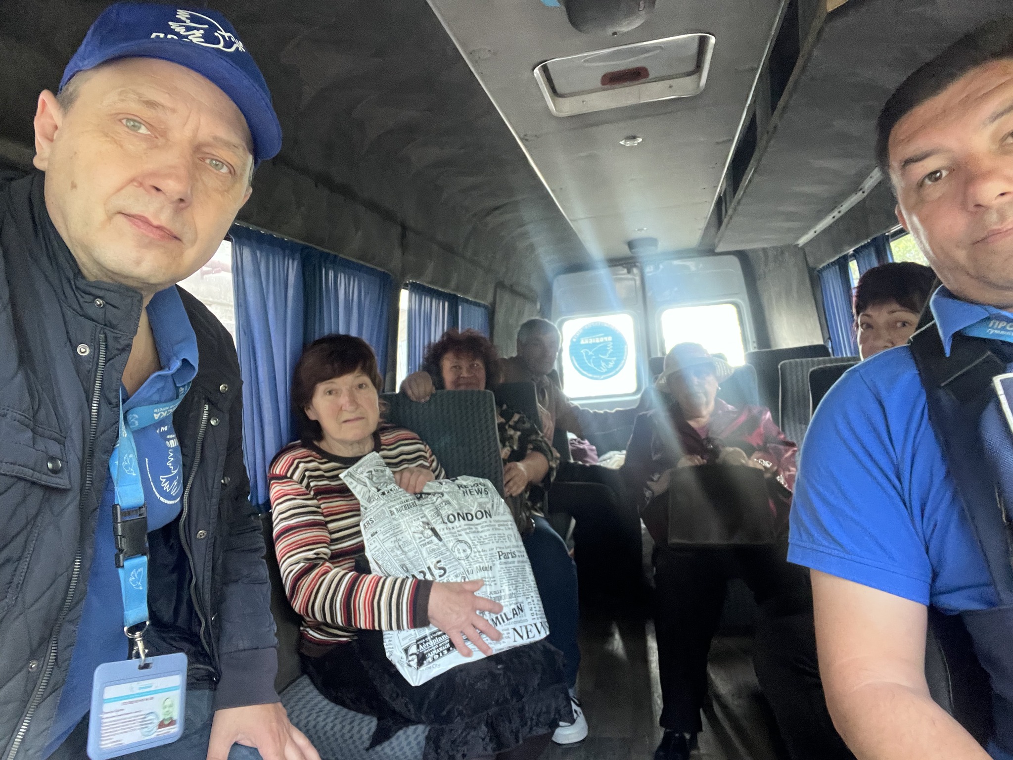 Волонтери допомогли евакуювати літніх та поранених із Костянтинівки та Дружківки Волонтери допомогли евакуювати літніх та поранених із Костянтинівки та Дружківки