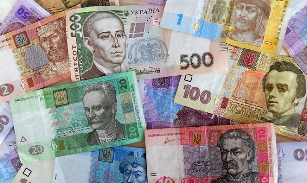В госстате сообщили, сколько украинцев получают зарплату более 25 000 грн